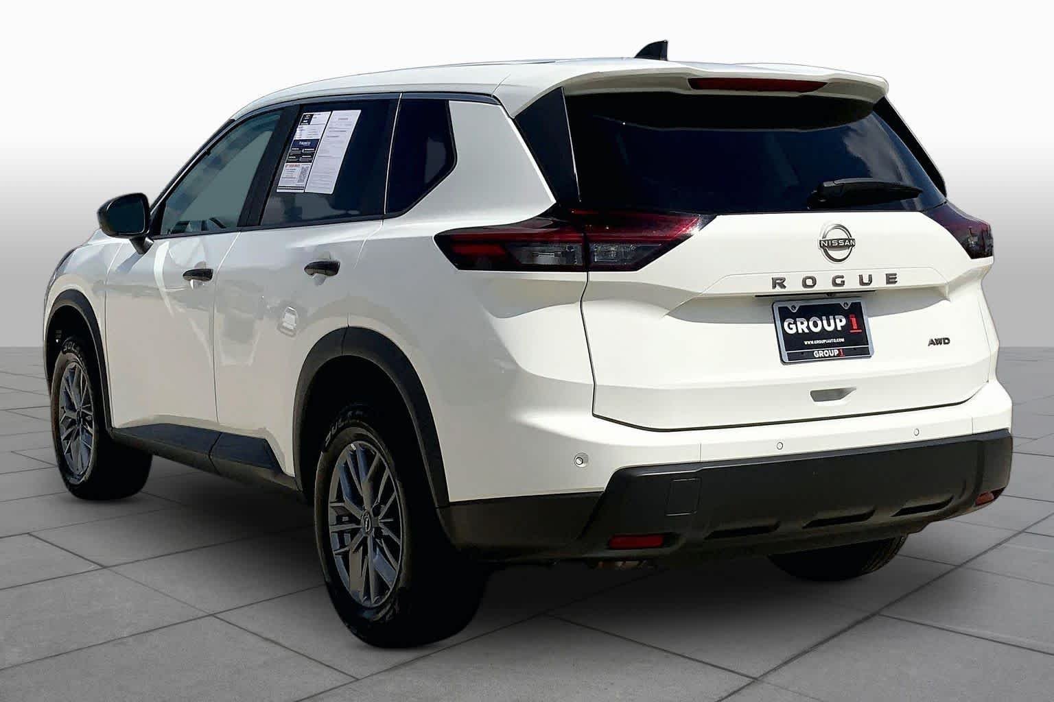 Used 2024 Glacier White Nissan S image 12