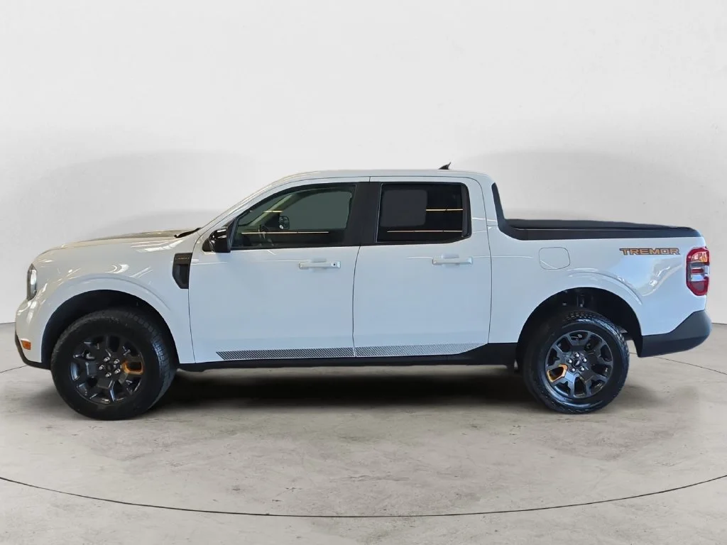 Used 2024 White Ford Lariat image 12