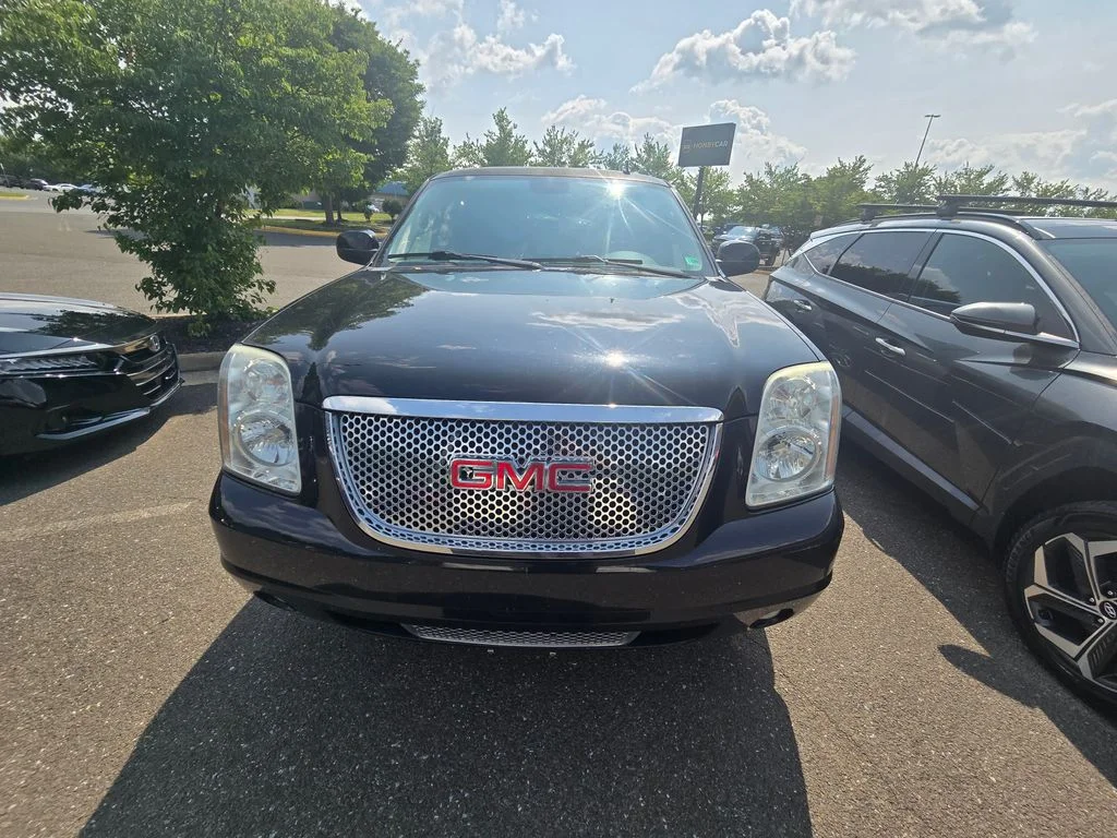 Used 2013 Black GMC Denali image 2