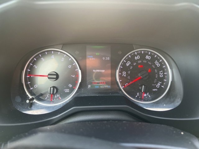 2021 Toyota RAV4 LE photo 4