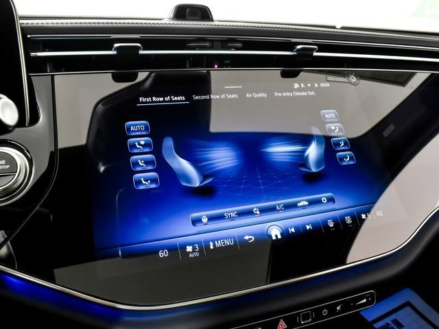 New 2026 MANUFAKTUR Moonlight White Metallic Mercedes-Benz E 53 AMG® image 95
