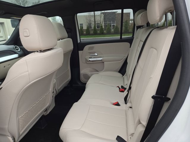New 2026 Polar White Mercedes-Benz GLB250 image 27