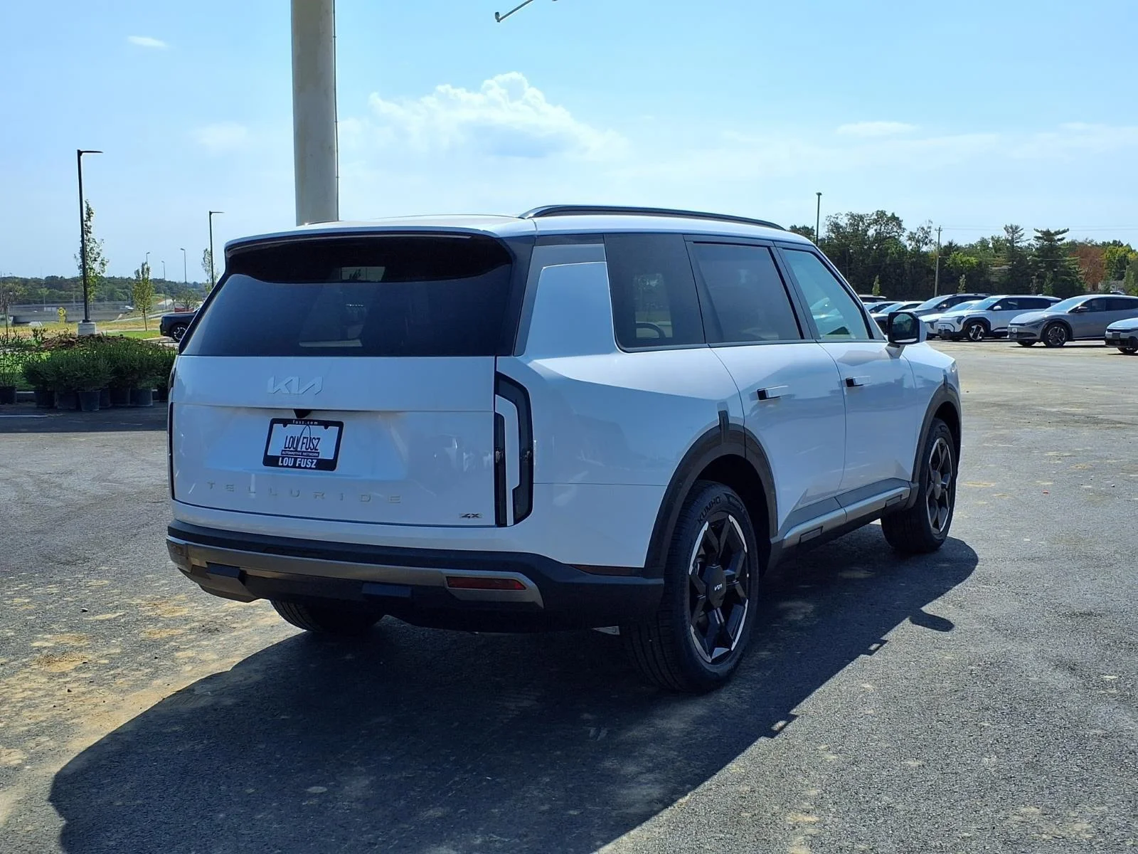 New 2027 Glacial White Pearl Kia EX image 17