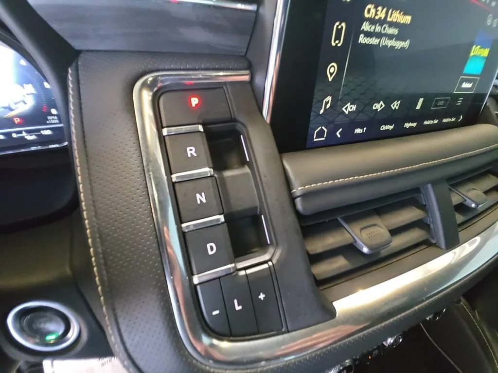 Certified Used 2022 ONYX BLACK GMC SLT image 24