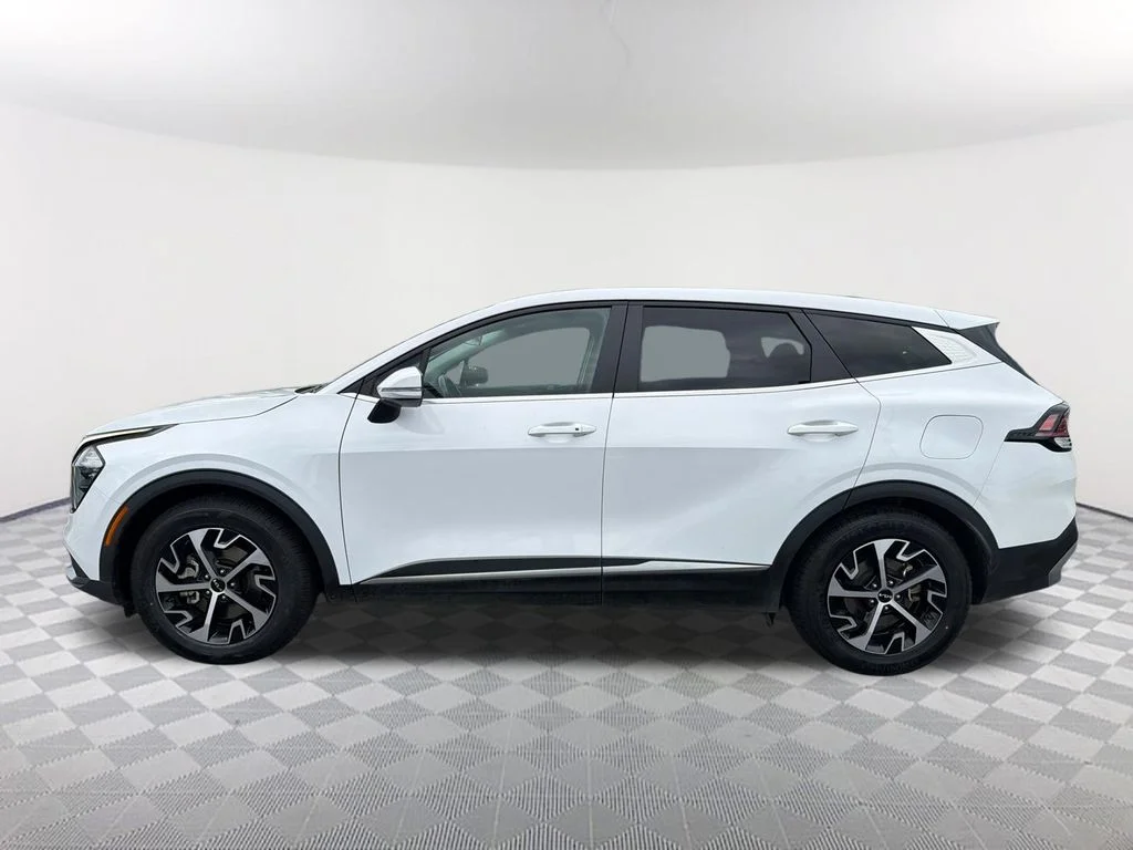 Used 2023 White Kia EX image 8