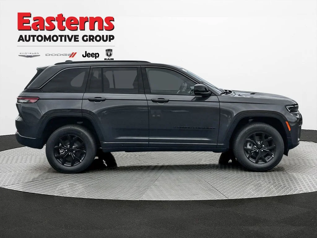 New 2026 Baltic Gray Metallic Clear-Coat Exterior Paint Jeep Altitude image 6