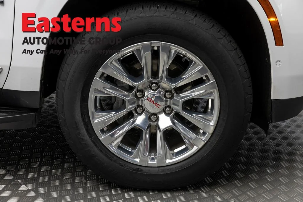 Used 2025 White GMC Denali image 36