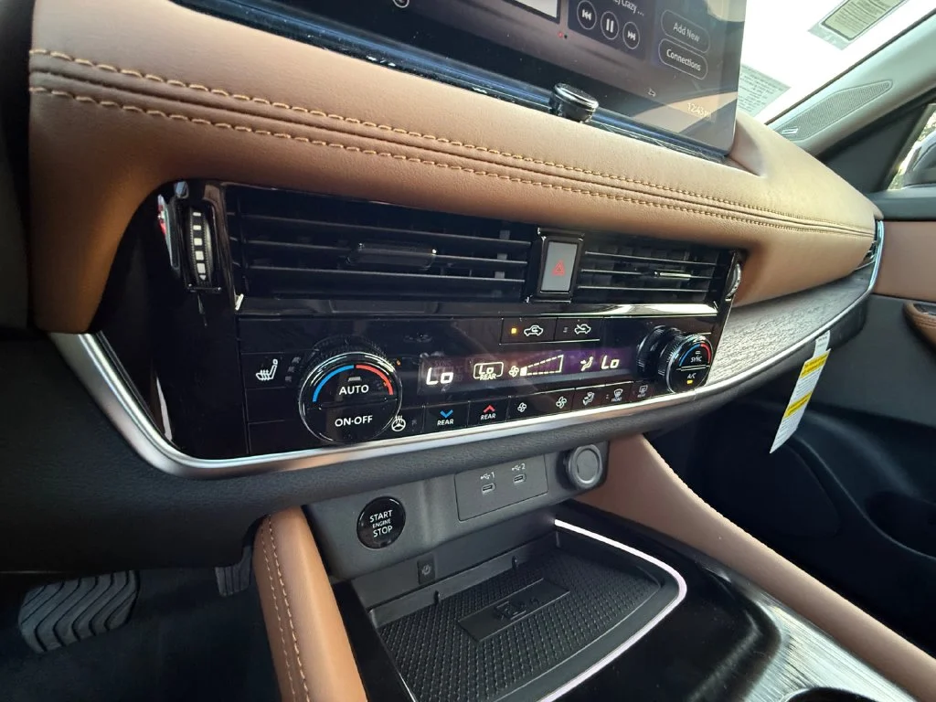 New 2026 White Nissan Platinum image 23