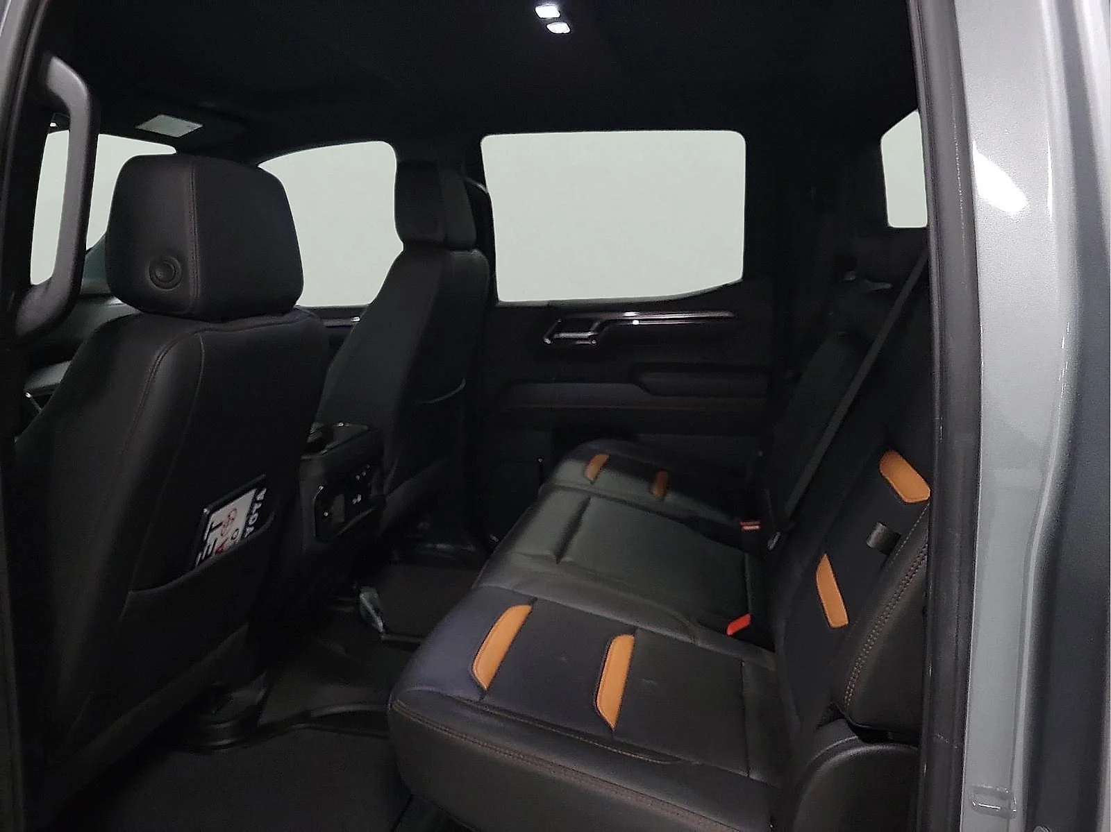 Used 2024 Sterling Metallic GMC AT4 image 8