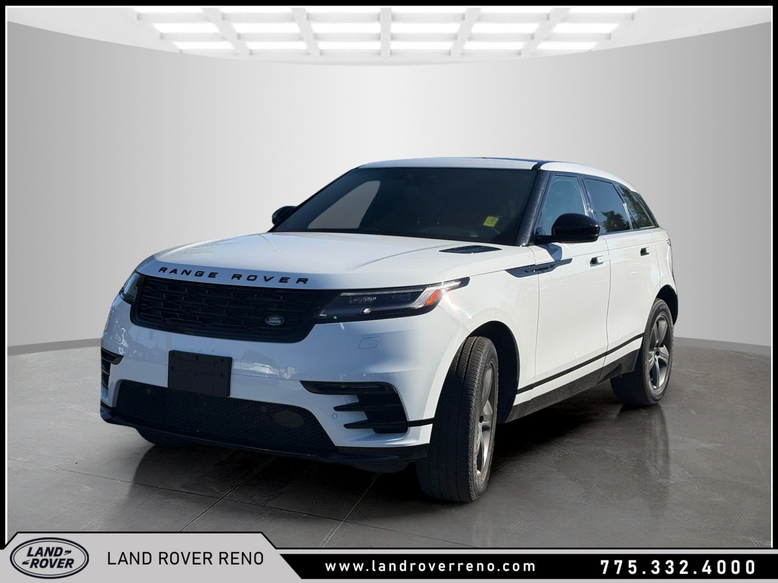 Used 2025 Fuji White Land Rover Dynamic SE image 1