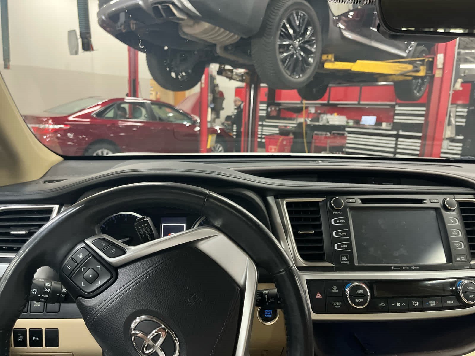Used 2018 Blizzard Pearl Toyota Limited Platinum image 13
