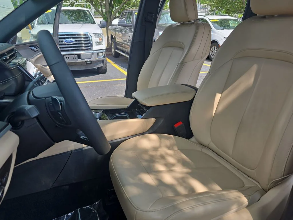 Used 2023 Red Jeep Limited image 16