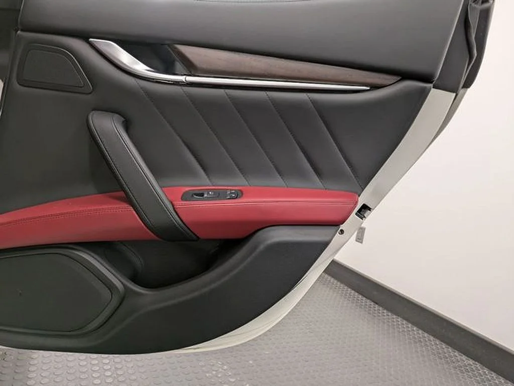 Used 2019  Maserati  image 25