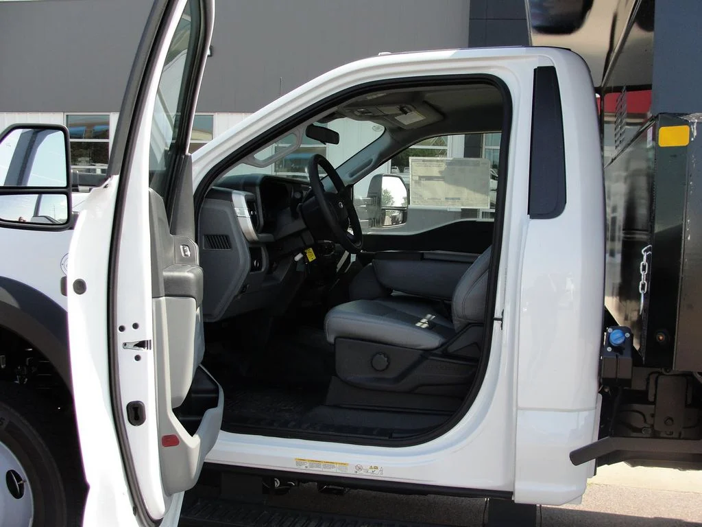 New 2025 Oxford White Ford F-550® XL image 11