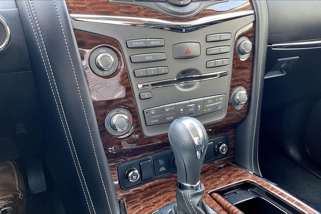 Used 2019 White Nissan Platinum image 24