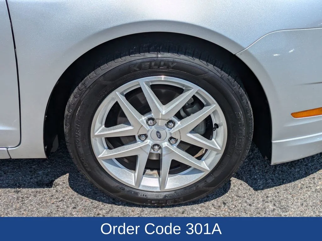 Used 2010 Brilliant Silver Metallic Ford SEL image 11