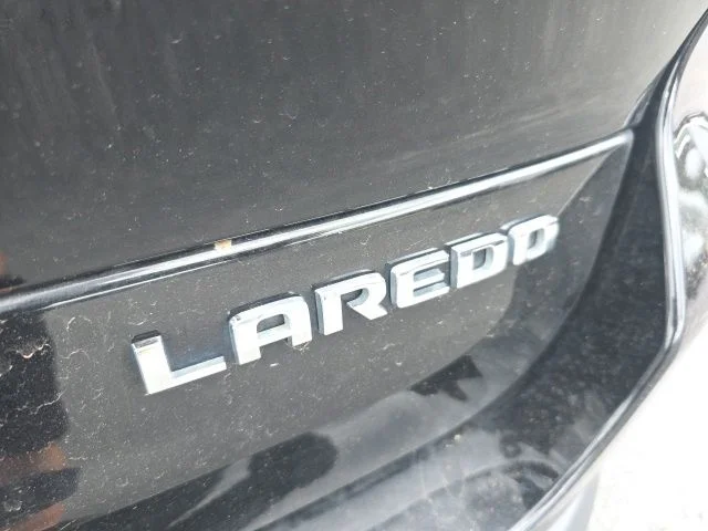 Used 2023 Diamond Black Jeep Laredo image 8