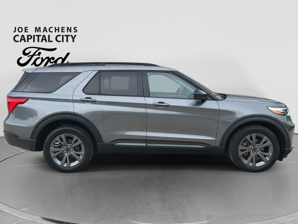 Used 2024 Gray Ford XLT image 3