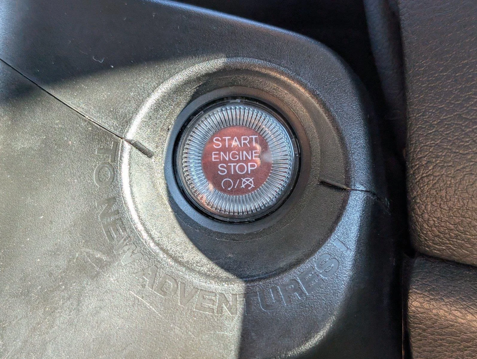 Used 2023 Colorado Red Clearcoat Jeep Latitude image 26