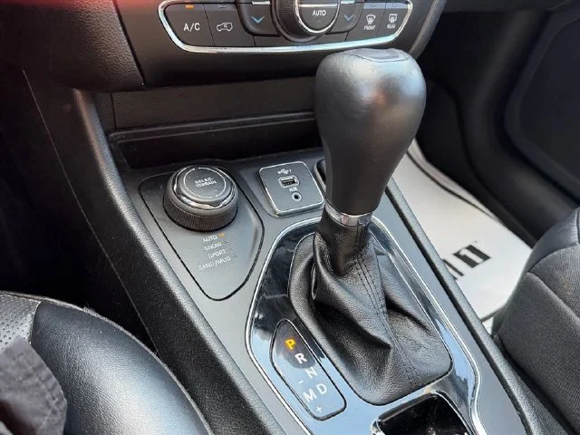 Used 2022 Black Jeep Limited image 27