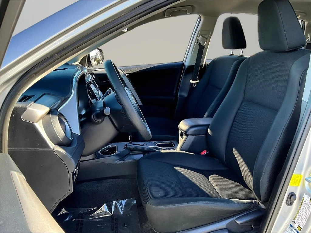 Used 2016 Silver Toyota LE image 22