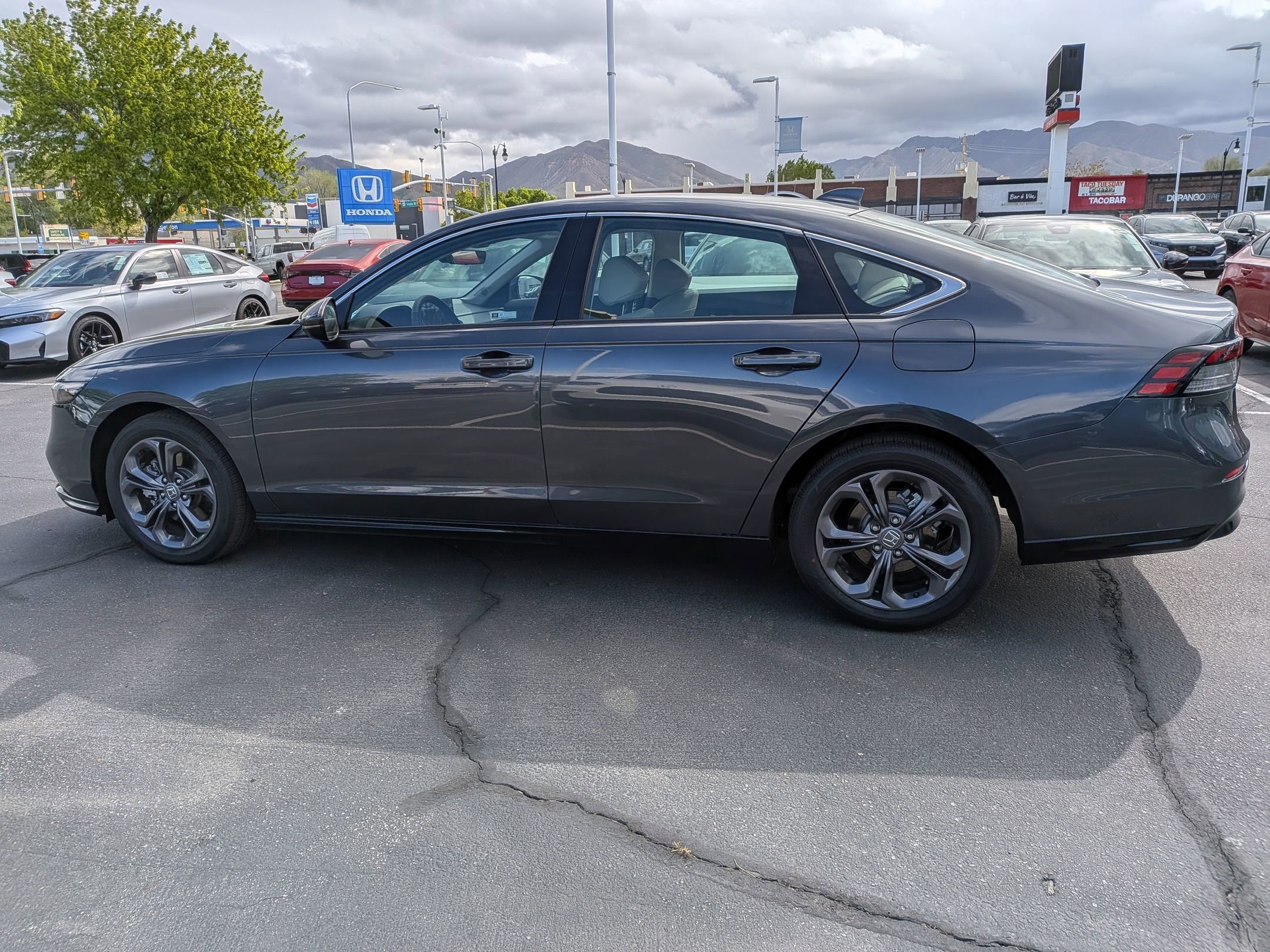 New 2026 Meteorite Gray Metallic Honda EX-L image 7