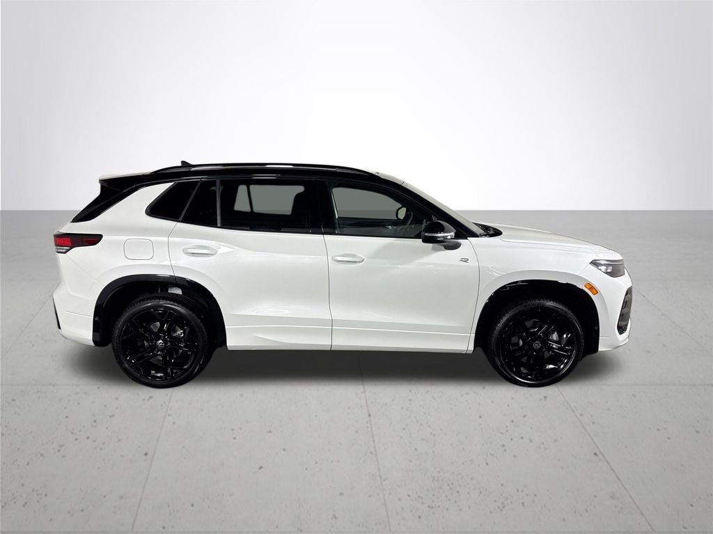New 2026 Opal White w/Deep Black Roof Volkswagen 2.0T SE R-Line Black image 5