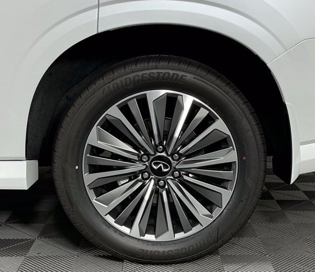 New 2027 White INFINITI LUXE image 9