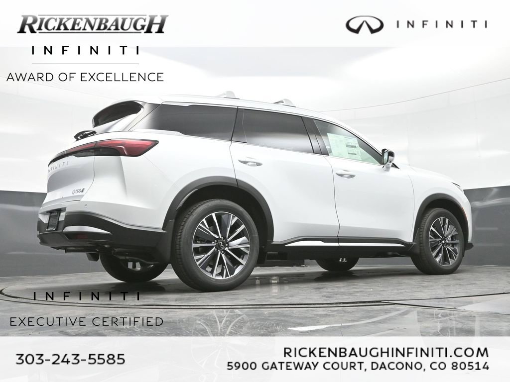 Certified Used 2026 White INFINITI LUXE image 31