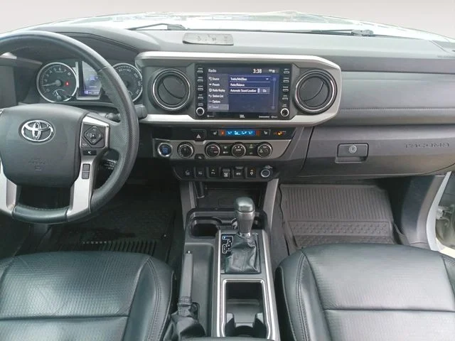Used 2021  Toyota Limited image 11