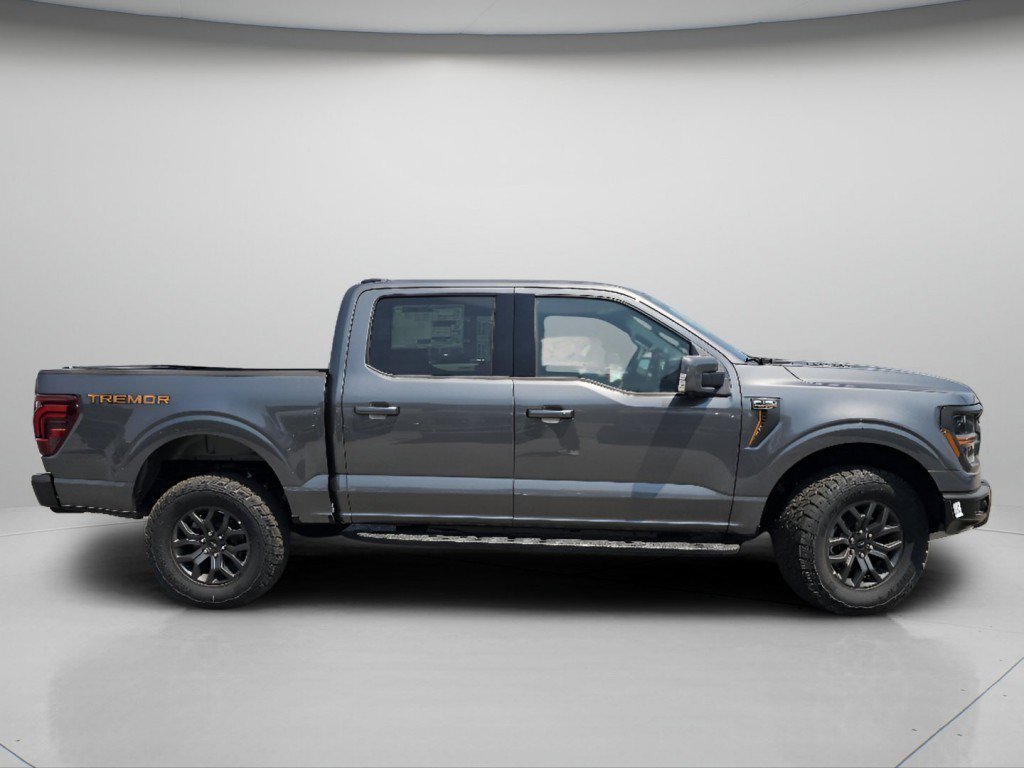New 2026 Carbonized Gray Metallic Ford Tremor image 29