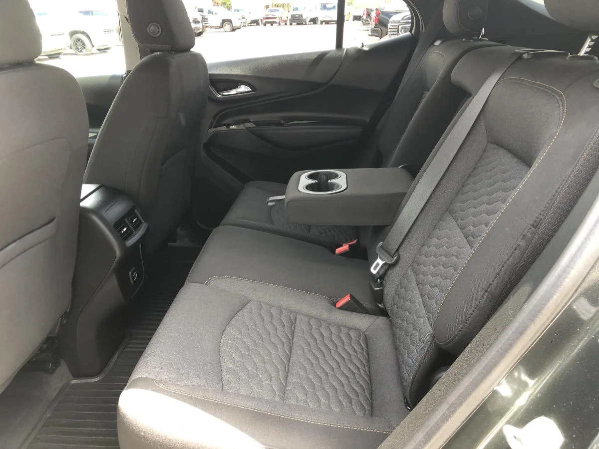 Used 2020 Grey Chevrolet Fwd 4dr Lt 1lt image 16