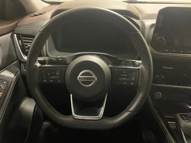 Used 2021 Orange Nissan Platinum image 17