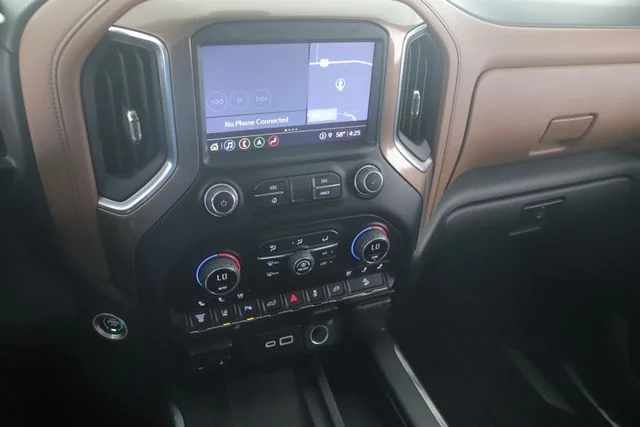 Used 2022 White Chevrolet High Country image 29