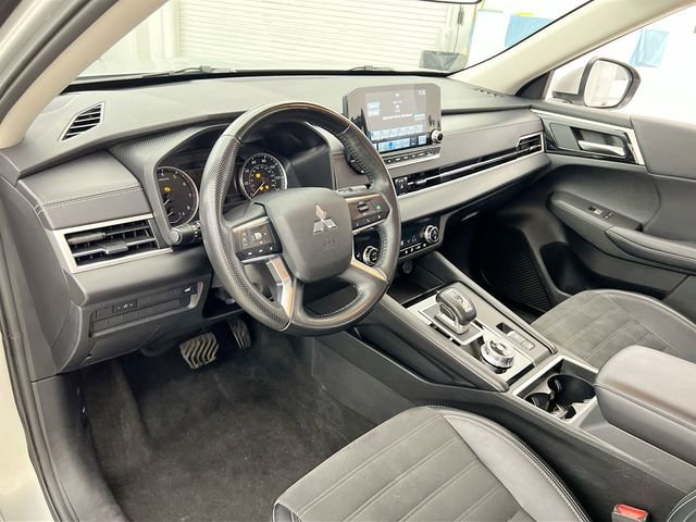 2024 Mitsubishi Outlander SE - Photo 7