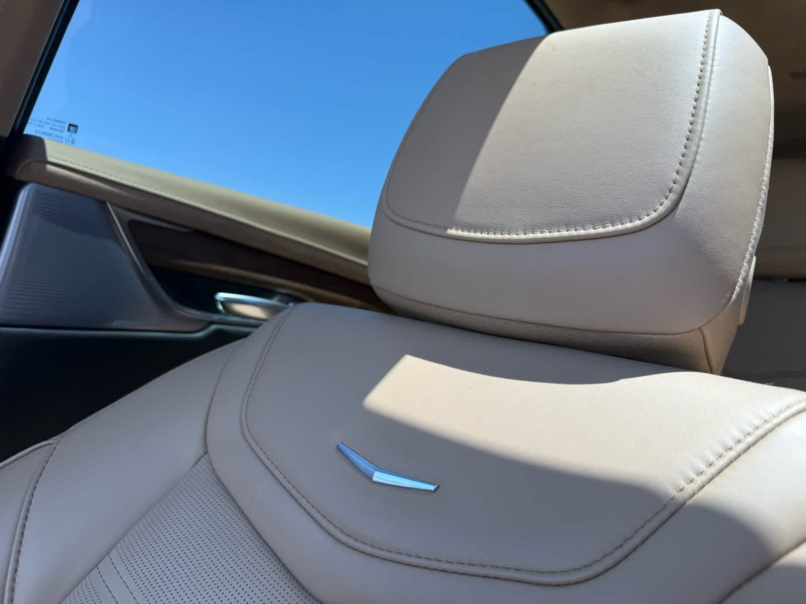 Used 2023 Crystal White Tricoat Cadillac FWD Premium Luxury image 23