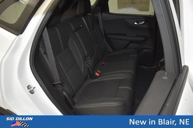 New 2026 Summit White Chevrolet 3LT image 9