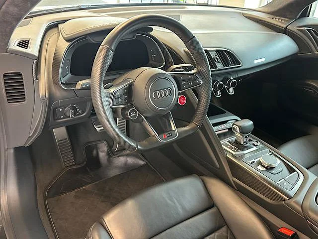 Used 2017 Daytona Gray Pearl Effect Audi V10 image 17