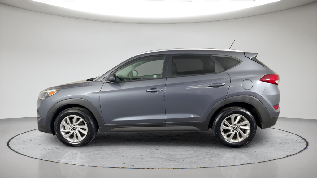 Used 2016 Grey Hyundai SE image 11