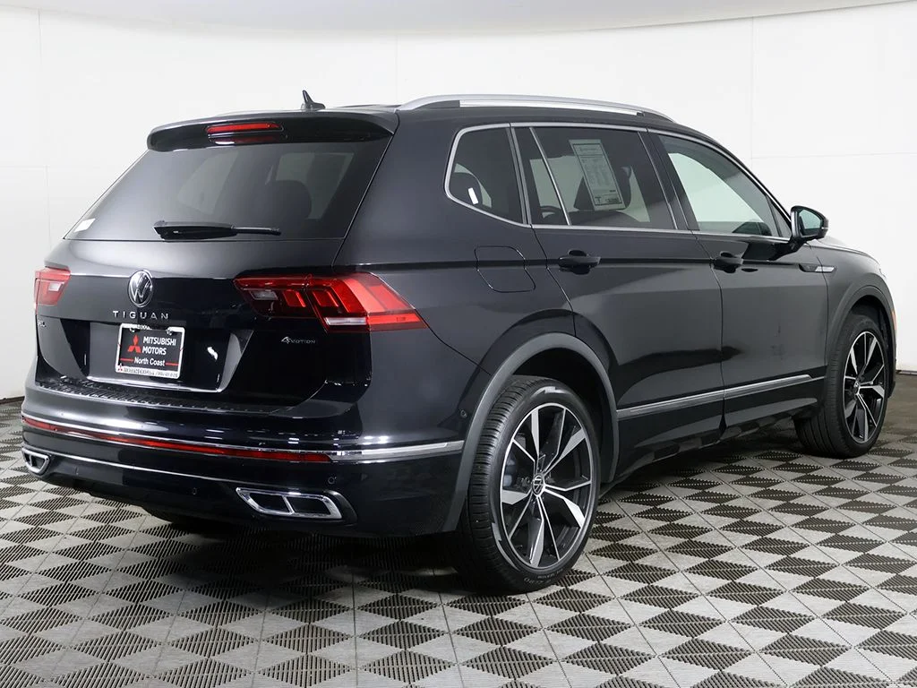 Used 2023 Black Volkswagen 2.0T SEL R-Line image 12