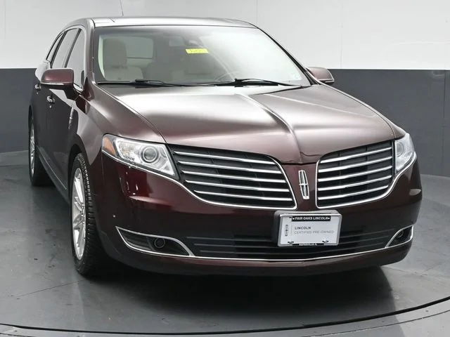 Used 2019 Burgundy Velvet Metallic Tinted Clearcoat Lincoln Reserve image 2