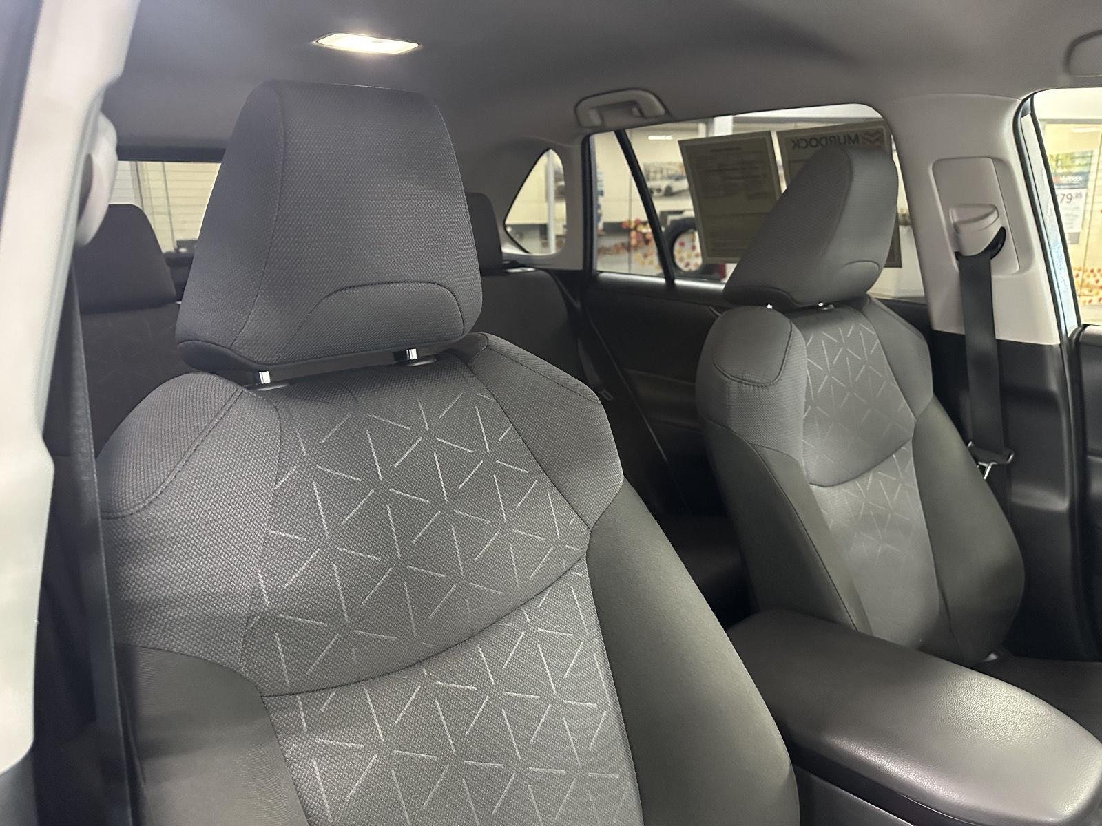 2024 Toyota RAV4 XLE - Photo 20