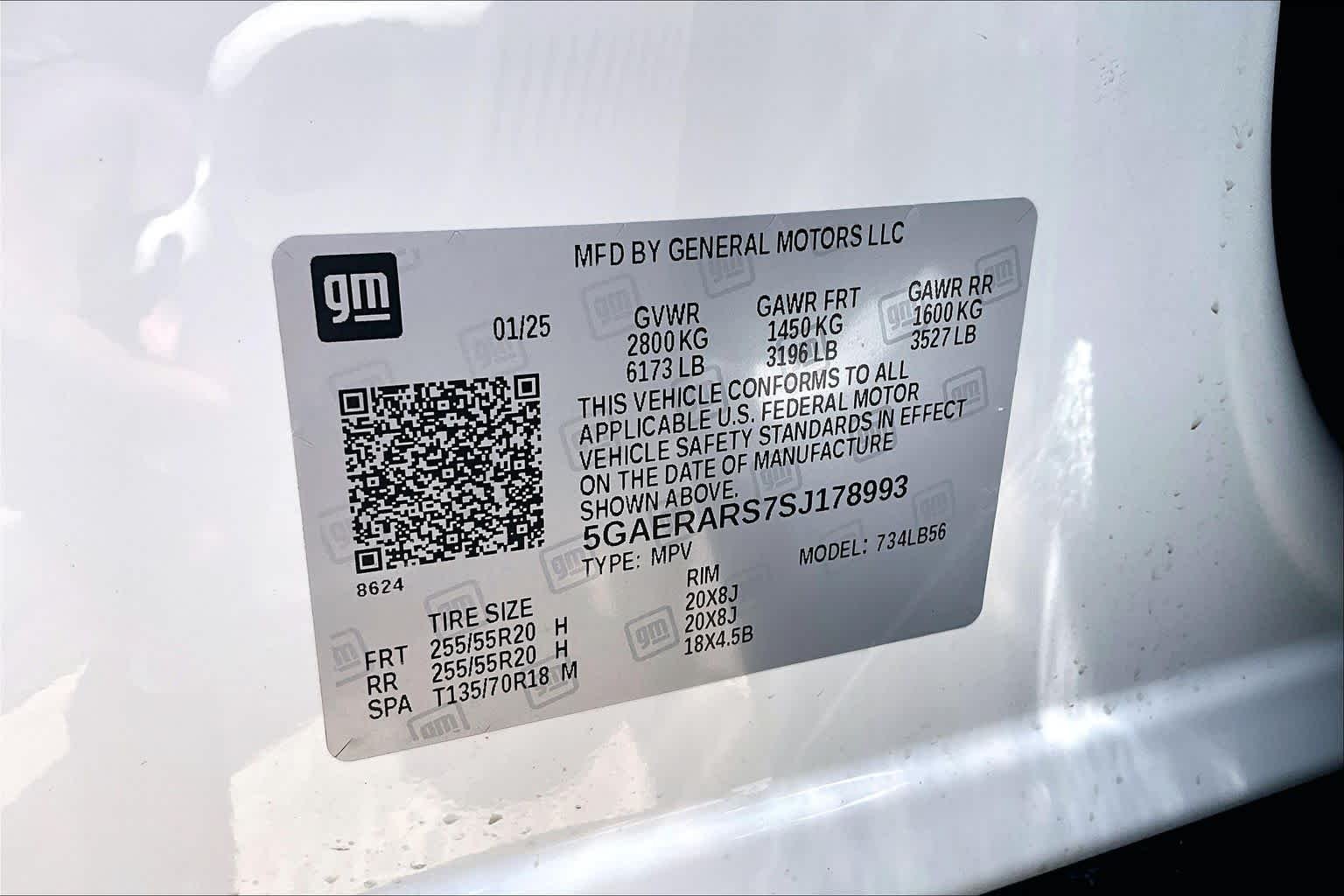 Used 2025 Summit White Buick Preferred image 37