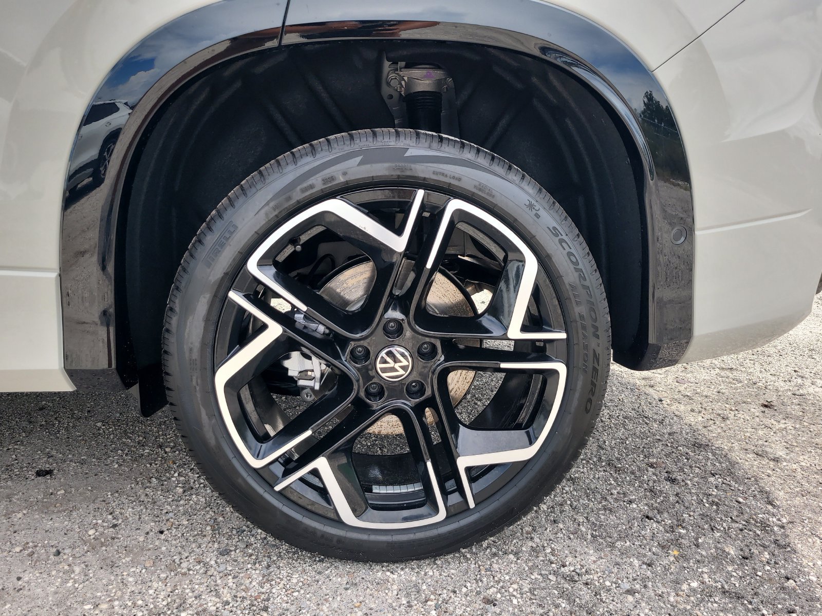 New 2026 Sandstone Volkswagen 2.0T SEL R-Line Turbo image 7