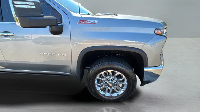 Used 2025 Gray Chevrolet LTZ image 37