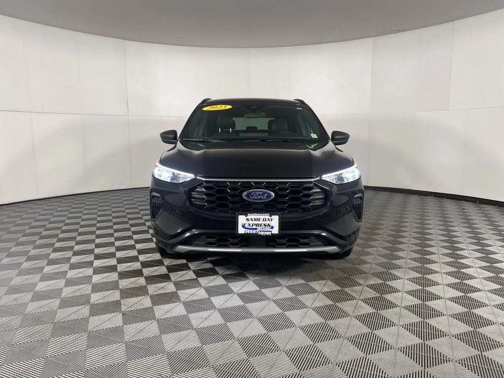 Used 2023 Black Metallic Ford ST-Line image 3
