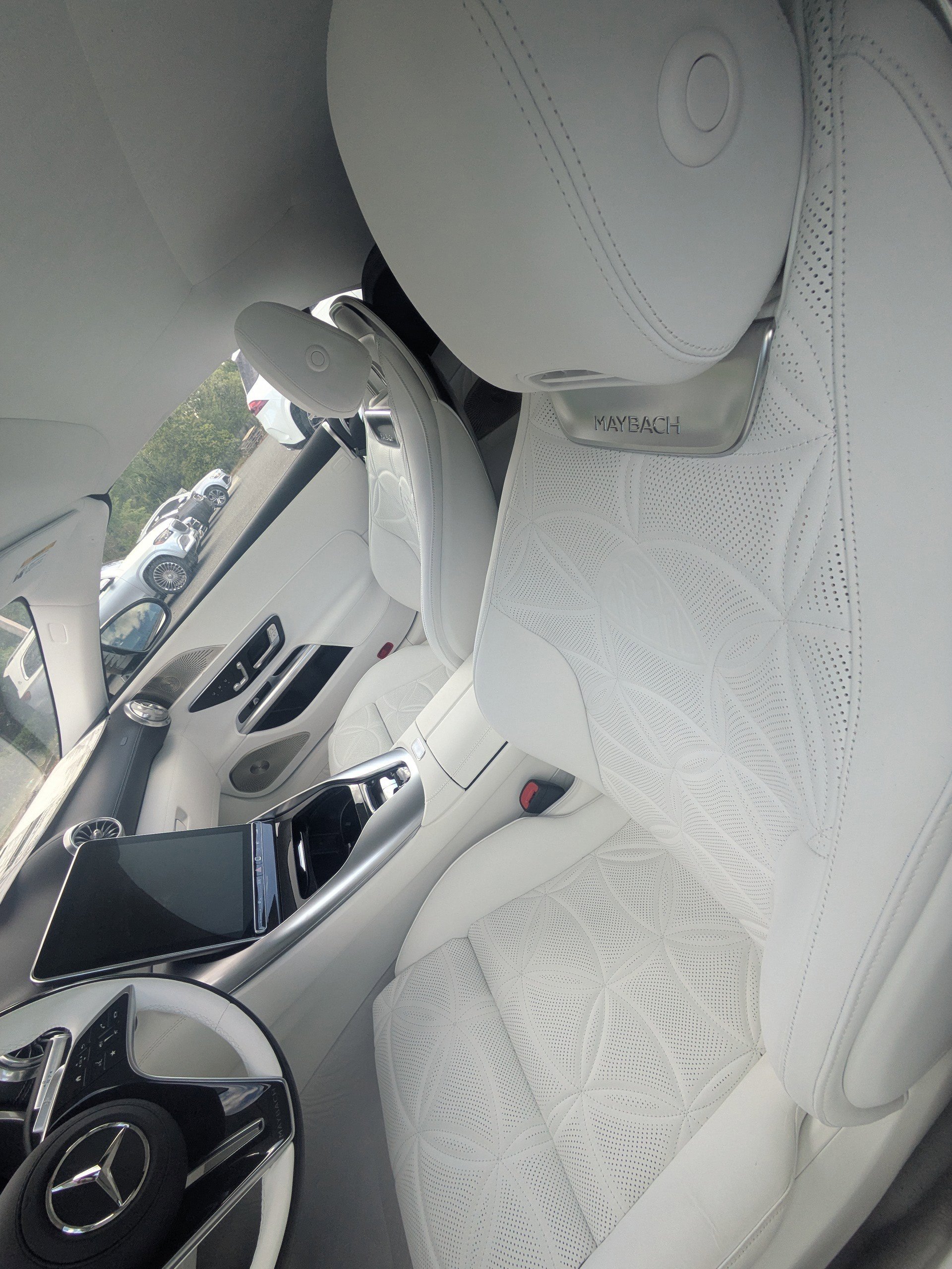 New 2026 MANUFAKTUR moonlight white magno (White Ambiance) Mercedes-Benz Maybach SL 680 Monogram Series image 26