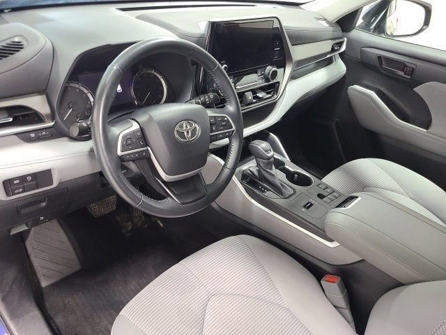 Used 2023 Blueprint Toyota LE image 23