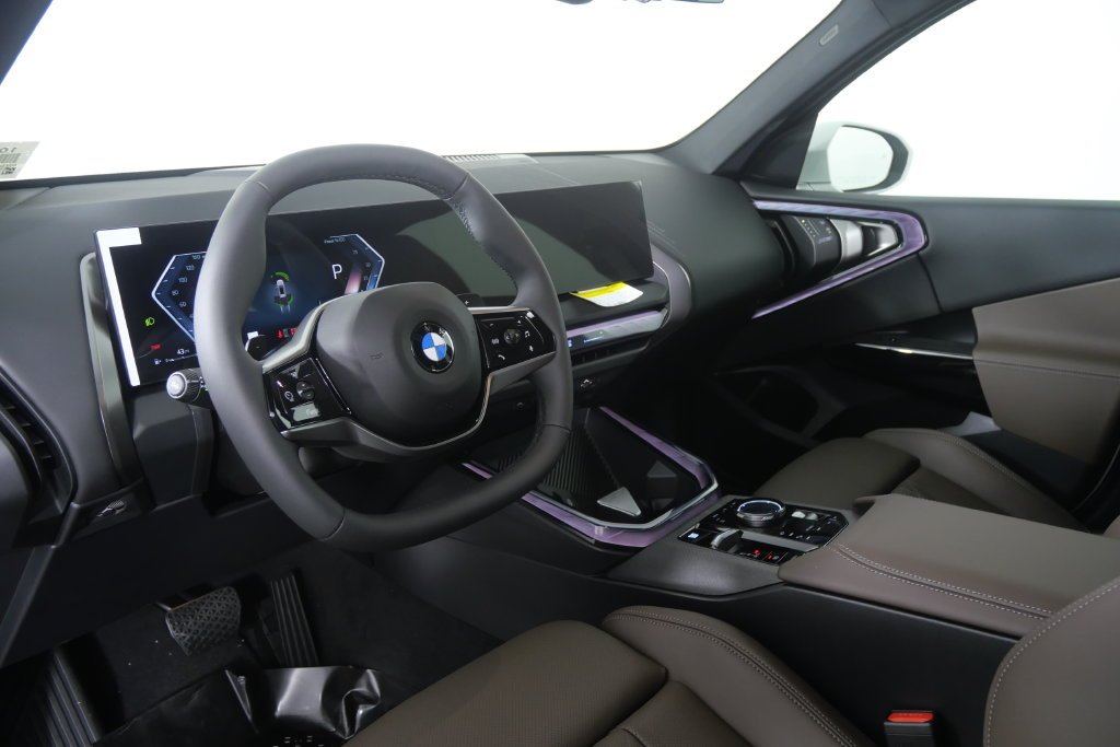 New 2026 Alpine White BMW 30 xDrive image 13