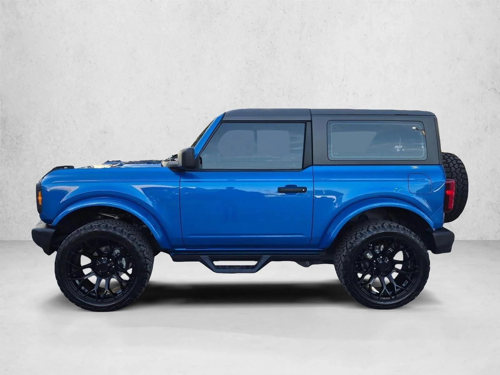 Used 2022 Velocity Blue Metallic Ford Base image 8